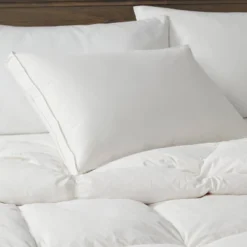 Down & Feather Blend Firm Bed Pillow - Thresholdâ˘