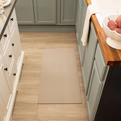 20" X 40" Low Profile Charmed Manor Patterned Polyurethane Kitchen Mat With Foam Rubber Backing - Threshold⢠- Image 4