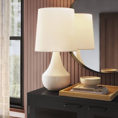 Montreal Wren Assembled Table Lamp White - Thresholdâ˘