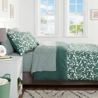 Floral Printed Microfiber Reversible Comforter & Sheets Set Dark Green - Room Essentialsâ˘