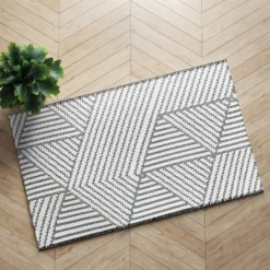2'3"x3'9" Geo Accent Rug Gray - Project 62â˘